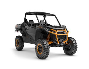 PerformanceNC Can-Am Commander XTP 1000R en couleur Mineral Grey et Orange Crush, vue en studio, mettant en avant le design robuste et les fonctionnalités tout-terrain.