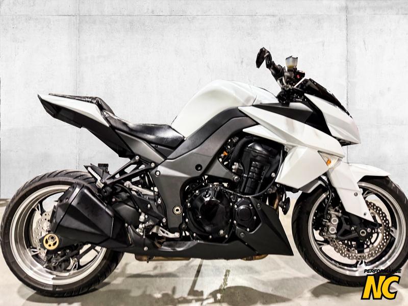 Moto Kawasaki zr1000 2010