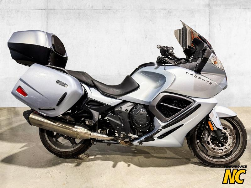 Moto Triumph TROPHY 2014
