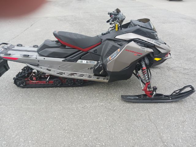 Motoneige SKI-DOO RENEGADE X-RS 850 E-TEC 2023