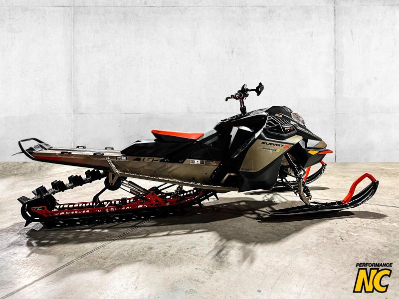 Motoneige SKI-DOO SUMMIT X w/ EXPERT PKG 165 850 ETEC 2022