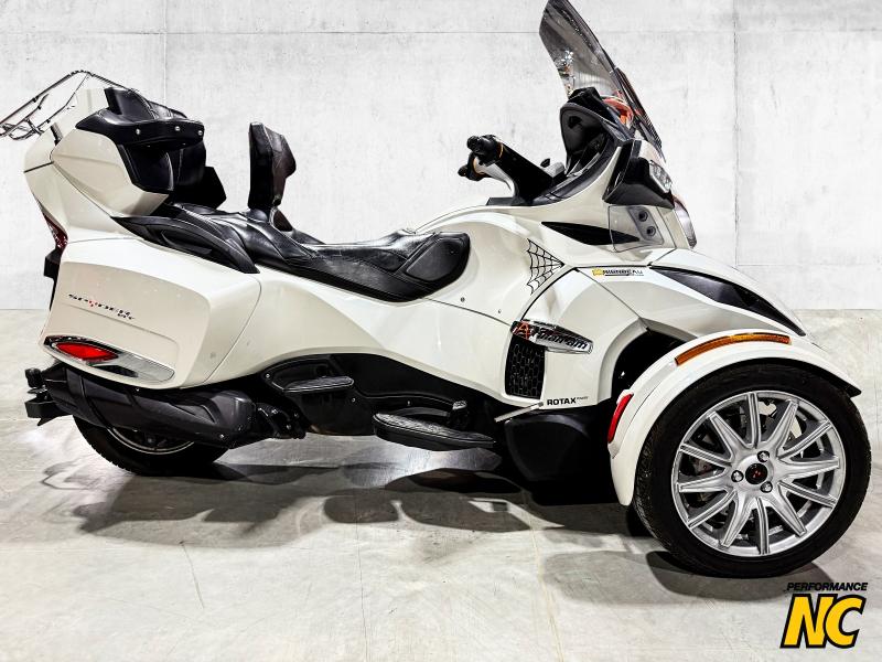 Spyder CAN-AM SPYDER RT SE6 2015