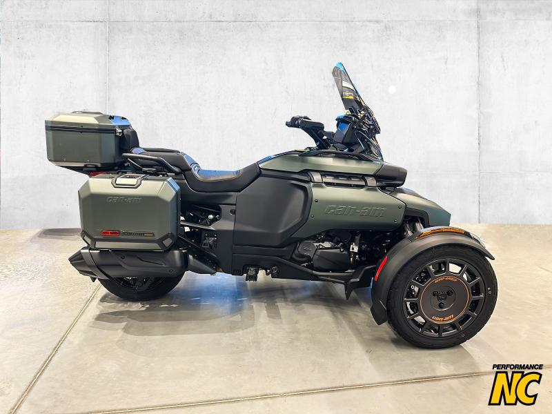 Spyder CAN-AM CANYON REDROCK 2025