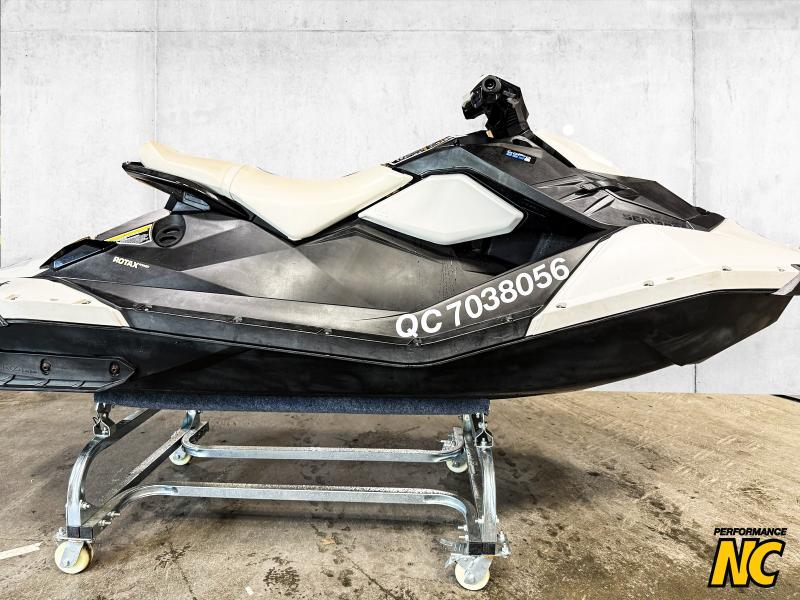 Motomarine SEA-DOO SPARK 2UP 900HO iBR COMM 2015