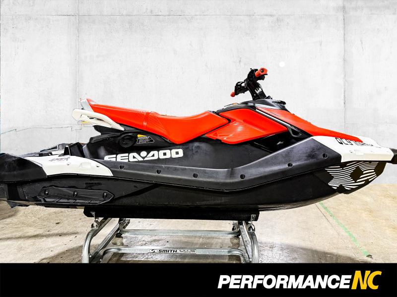 Motomarine SEA-DOO Spark 3 900 ACE - 90 Trixx 2025