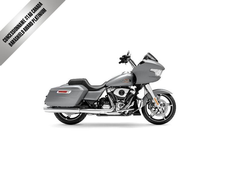 Moto Harley-Davidson Road Glide / fini chrome 2025