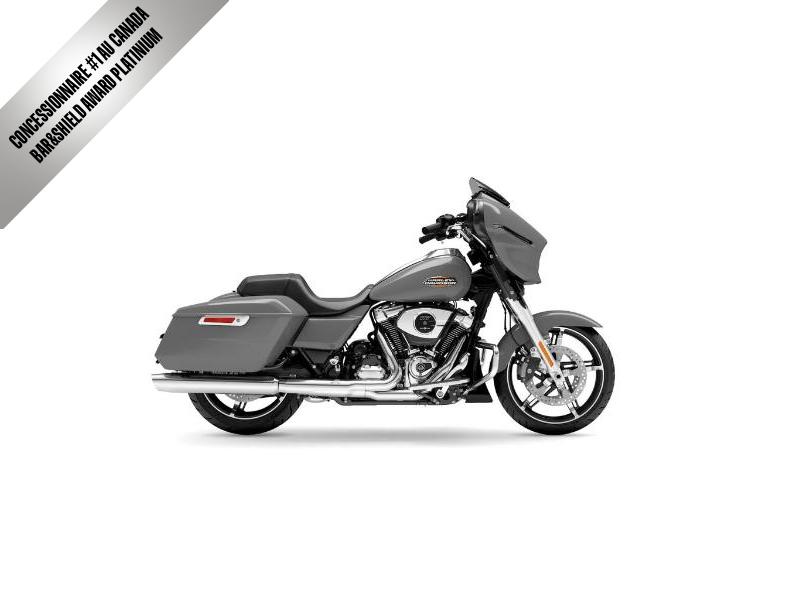 Moto Harley-Davidson Street Glide / fini chrome 2025