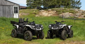 vtt can-am outlander électrique 2026 sur une ferme