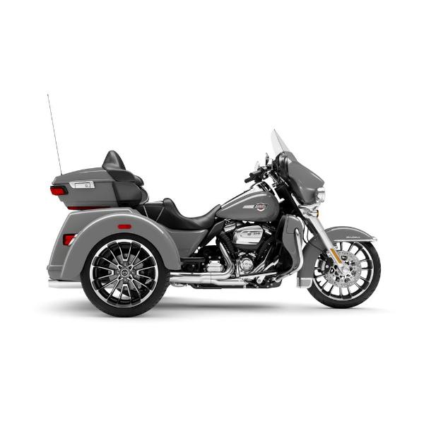 Moto Harley-Davidson Tri Glide Ultra / fini chrome 2025