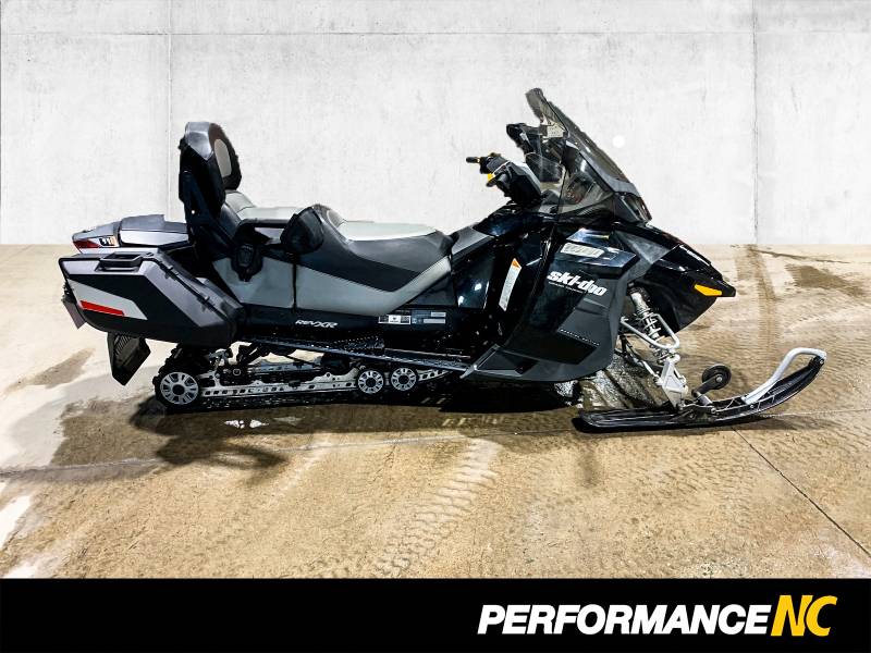 Motoneige SKI-DOO Grand Touring SE 1200 4-TEC 2012