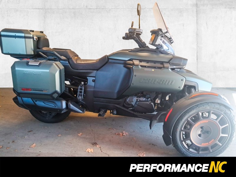 Spyder CAN-AM CANYON REDROCK 2025