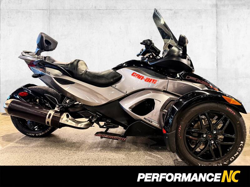 Spyder CAN-AM SPYDER RS-S SM5 MAGNESIUM B6BA 2011