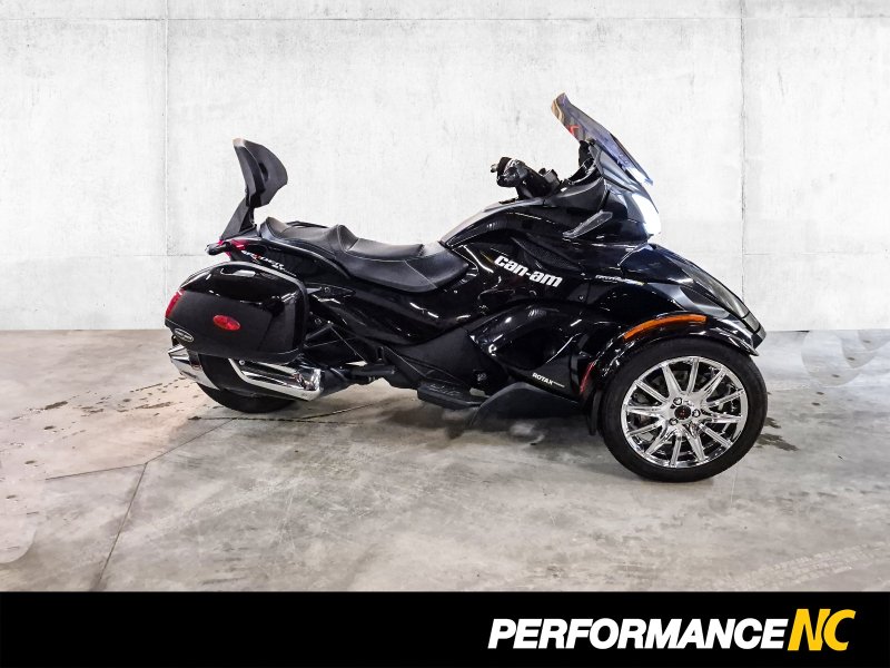 Spyder CAN-AM SPYDER ST LIMITED SE5 2013