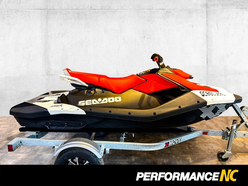 Motomarine SEA-DOO Spark 3 900 ACE - 90 Trixx 2025
